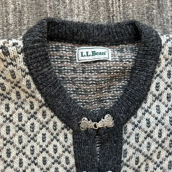 Vintage L.L. Bean Made in Norway Nordic Clasp Wool Cardigan Sweater, M - Picture 4 of 6